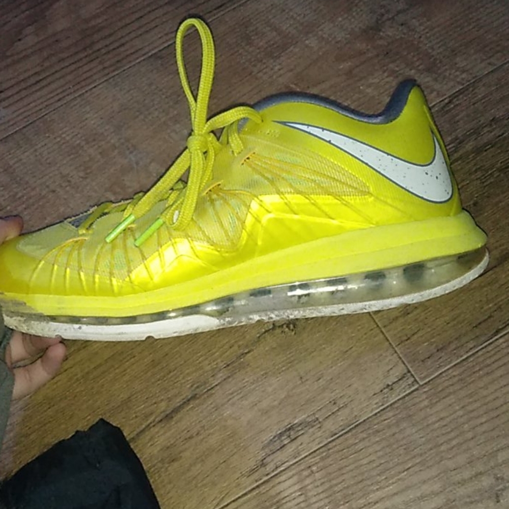 COPY - Nike yellow sneakers size 9